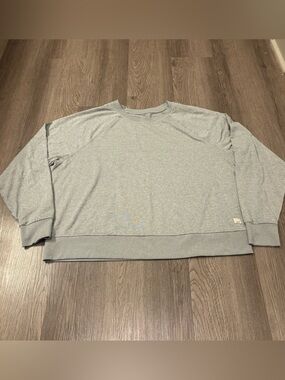 Vuori Halo Crew Long Sleeve VW241 Gray Women’s XL Performance Pullover